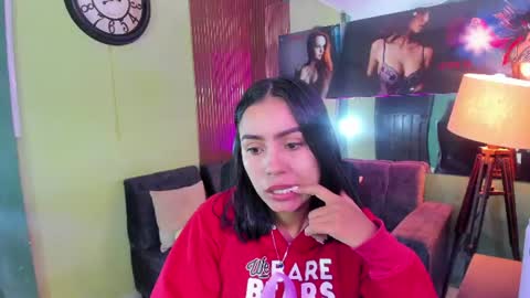 Snapshot of julieta_fn chatting on June 8, 2026, 1:44 pm julieta_fn online show from June 8, 2026, 1:44 pm