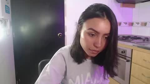 julieta_fn online show from July 7, 2026, 1:04 pm