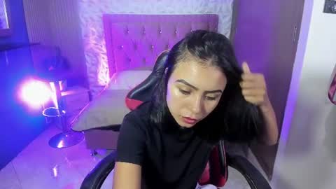 julieta_fn online show from July 9, 2026, 1:48 pm