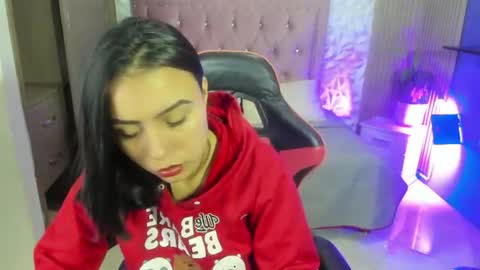 julieta_fn online show from July 20, 2026, 1:35 pm