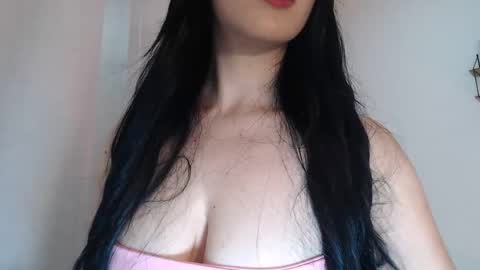julieta_g online show from December 22, 2025, 5:37 am