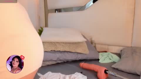 Snapshot of julieta_jane_ chatting on September 14, 2025, 10:42 pm Julieta online show from September 14, 2025, 10:42 pm