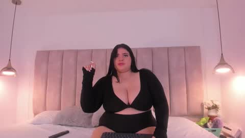 Snapshot of julieta_jane_ chatting on October 13, 2025, 3:39 am Julieta online show from October 13, 2025, 3:39 am