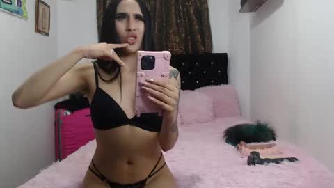 Snapshot of julieta_jonez_ chatting on April 30, 2026, 9:04 am Julieta. online show from April 30, 2026, 9:04 am