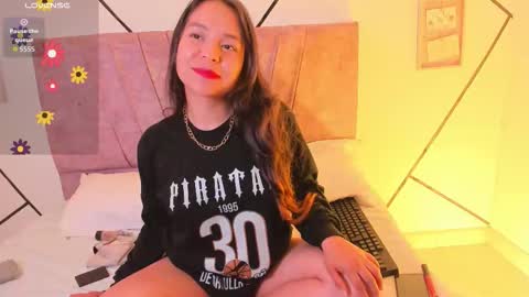 Snapshot of julieta_lein chatting on October 28, 2025, 12:25 am julieta_lein online show from October 28, 2025, 12:25 am