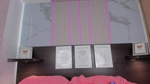 Snapshot of julieta_parker_ chatting on December 19, 2024, 8:34 pm Julieta online show from December 19, 2024, 8:34 pm