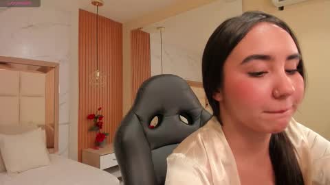 Snapshot of julieta_rose__ chatting on October 11, 2025, 10:36 am     online show from October 11, 2025, 10:36 am