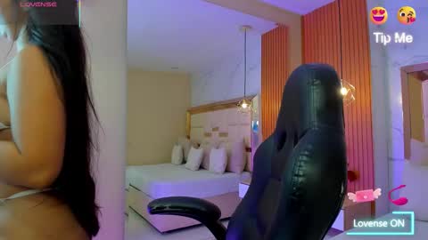 Snapshot of julieta_rose__ chatting on October 21, 2025, 10:21 pm     online show from October 21, 2025, 10:21 pm