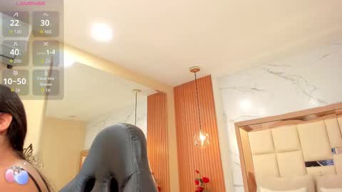     online show from November 20, 2025, 9:58 pm