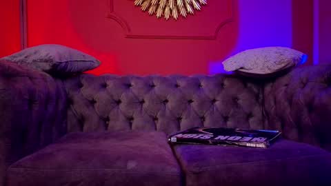 Snapshot of julieta_russell chatting on October 3, 2025, 12:35 pm Julieta online show from October 3, 2025, 12:35 pm