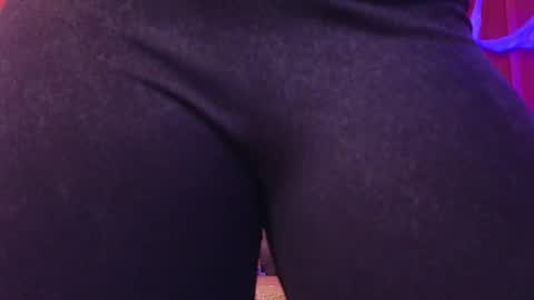 Snapshot of julieta_russell chatting on October 20, 2025, 12:05 pm Julieta online show from October 20, 2025, 12:05 pm