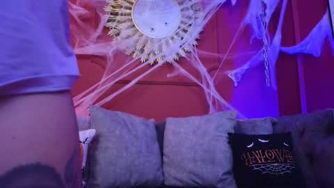 Snapshot of julieta_russell chatting on October 21, 2025, 11:22 am Julieta online show from October 21, 2025, 11:22 am