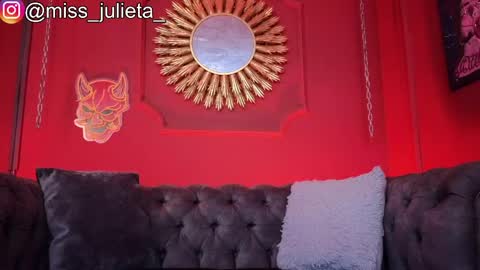 Snapshot of julieta_russell chatting on May 29, 2026, 11:41 am Julieta online show from May 29, 2026, 11:41 am