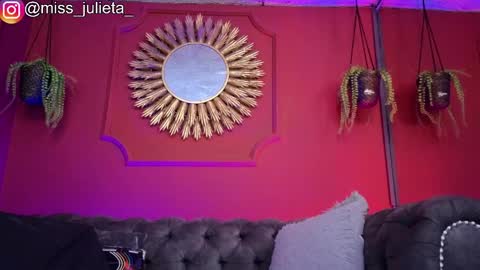 Snapshot of julieta_russell chatting on June 4, 2026, 12:00 pm Julieta online show from June 4, 2026, 12:00 pm