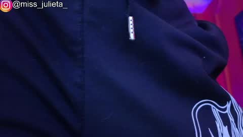 Snapshot of julieta_russell chatting on June 8, 2026, 11:32 am Julieta online show from June 8, 2026, 11:32 am