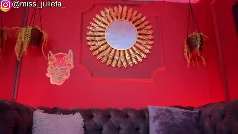 Snapshot of julieta_russell chatting on June 9, 2026, 12:17 pm Julieta online show from June 9, 2026, 12:17 pm