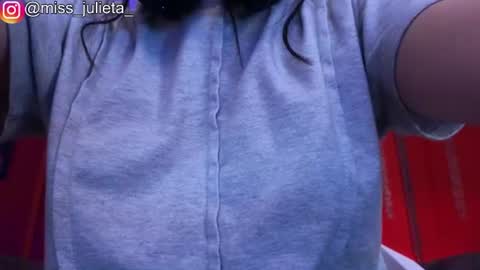Snapshot of julieta_russell chatting on June 16, 2026, 12:41 pm Julieta online show from June 16, 2026, 12:41 pm