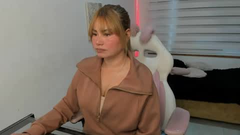 julieta_star69 online show from June 15, 2026, 6:43 pm
