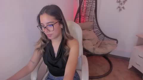 Julieta  online show from May 7, 2026, 2:22 pm