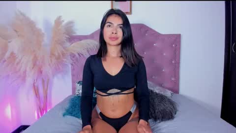 Julieth Gomez online show from September 26, 2025, 3:21 am