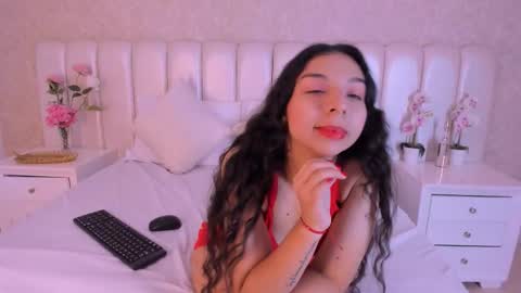 Juli online show from February 9, 2026, 2:10 pm