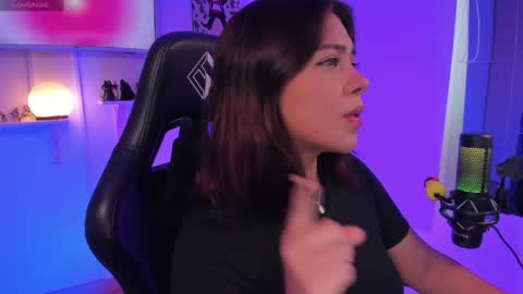 Snapshot of julietariverss chatting on April 7, 2026, 8:20 pm Julieta online show from April 7, 2026, 8:20 pm