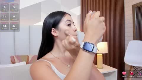 Julieta Santos online show from November 4, 2025, 6:51 pm