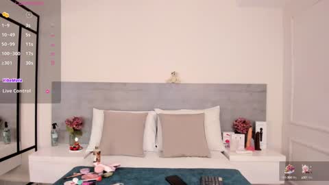 Juliana online show from December 23, 2024, 8:03 pm