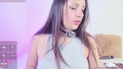 Snapshot of julieth1_ chatting on October 2, 2025, 4:03 pm . online show from October 2, 2025, 4:03 pm