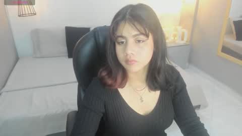 Snapshot of julieth_brown_ chatting on October 29, 2025, 5:25 pm Julieth online show from October 29, 2025, 5:25 pm