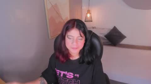 Snapshot of julieth_brown_ chatting on November 14, 2025, 9:02 pm Julieth online show from November 14, 2025, 9:02 pm