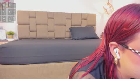 Snapshot of julieth_rojas chatting on February 25, 2026, 4:11 am julieth_rojas online show from February 25, 2026, 4:11 am