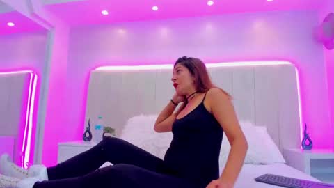 Snapshot of julieth_varr chatting on September 11, 2025, 12:05 pm Julieth var online show from September 11, 2025, 12:05 pm