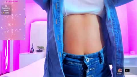 Snapshot of julieth_varr chatting on September 16, 2025, 11:55 am Julieth var online show from September 16, 2025, 11:55 am