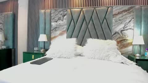 Snapshot of julieth_varr chatting on October 9, 2025, 12:03 pm Julieth var online show from October 9, 2025, 12:03 pm