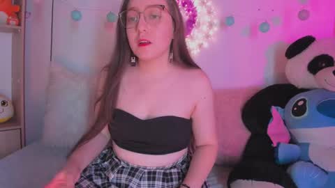 Julietha  online show from February 5, 2025, 8:04 pm