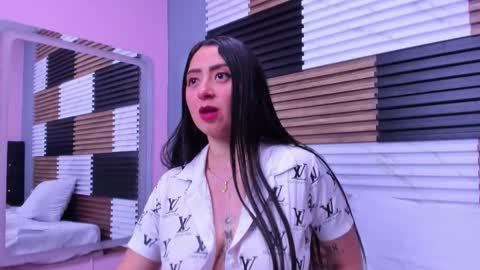   online show from November 23, 2025, 12:38 pm