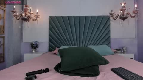 Juliet online show from September 25, 2025, 3:54 am