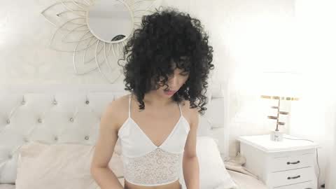 julietta    online show from April 5, 2026, 12:13 pm