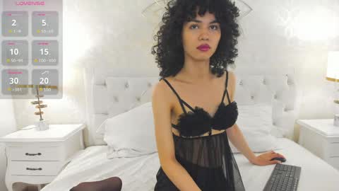 Snapshot of julietta___ chatting on May 28, 2026, 12:13 pm julietta online show from May 28, 2026, 12:13 pm