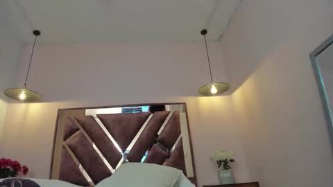 juli  online show from January 10, 2026, 7:04 pm