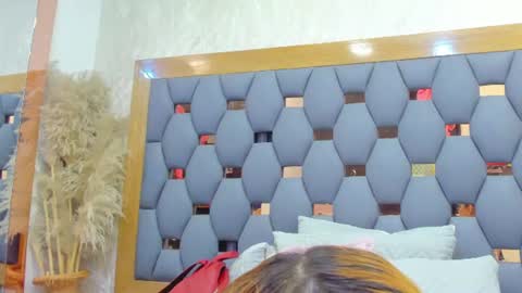 juliette_pretty_ online show from June 19, 2026, 7:06 pm