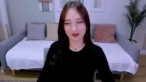 juliettemonli online show from May 6, 2026, 2:33 pm