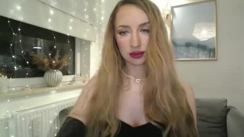 JulietteSensual online show from March 4, 2026, 5:19 pm