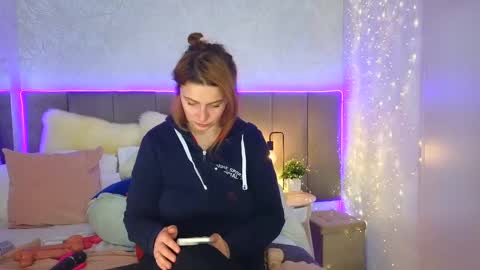 JulietteVolpe Wyorika online show from January 15, 2025, 7:26 am