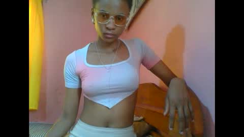 juliexexy online show from December 22, 2024, 6:49 am