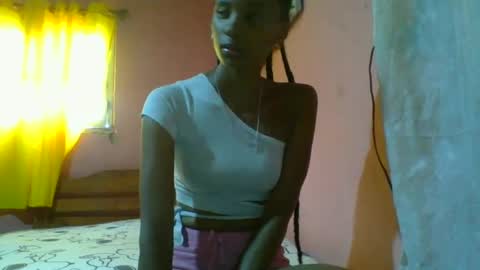 juliexexy online show from January 12, 2025, 6:06 am