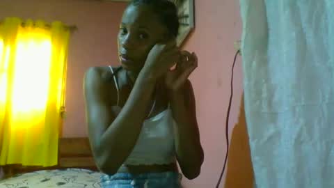 juliexexy online show from January 13, 2025, 6:27 am