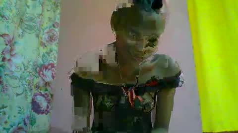 juliexexy online show from January 18, 2025, 12:15 pm