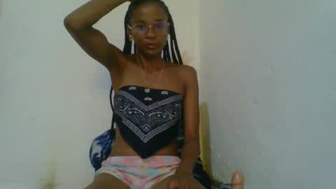 juliexexy online show from February 5, 2025, 4:59 am